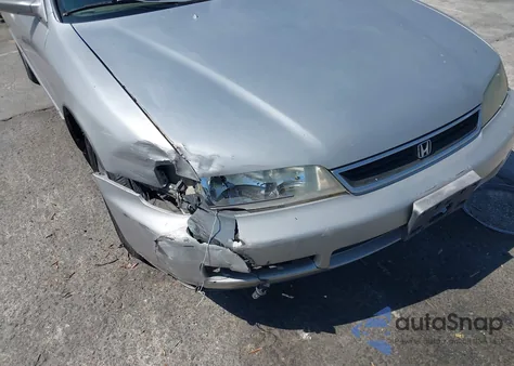 1996 Honda Accord Ex/Ex-R из США, поврежденный, VIN 1HGCD5653TA270244